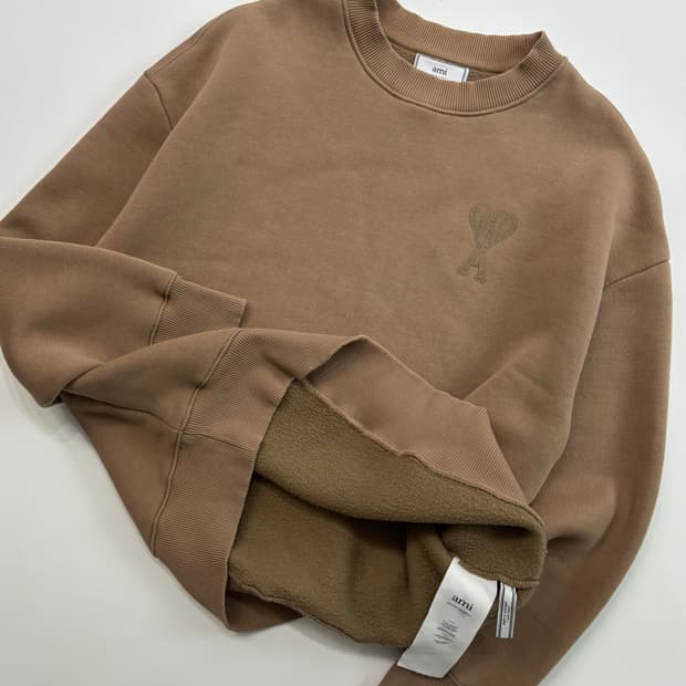 Ami 아미 20 FW 빅 하트로고 자수 브라운 맨투맨