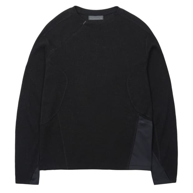 산산기어 리브드 롱 슬리브 2사이즈 팝니다.