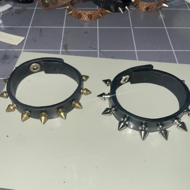 Studs leather bracelet (ver. 2)