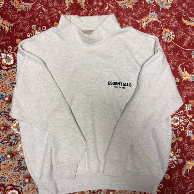 피오갓 에센셜 라이트오트밀 모크넥 M