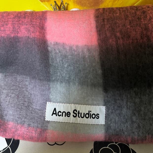 아크네 스튜디오 체크 모헤어울머플러 핑크/그레이 남여공용