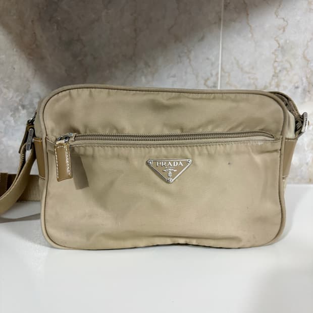 프라다 포코노 나일론 크로스백