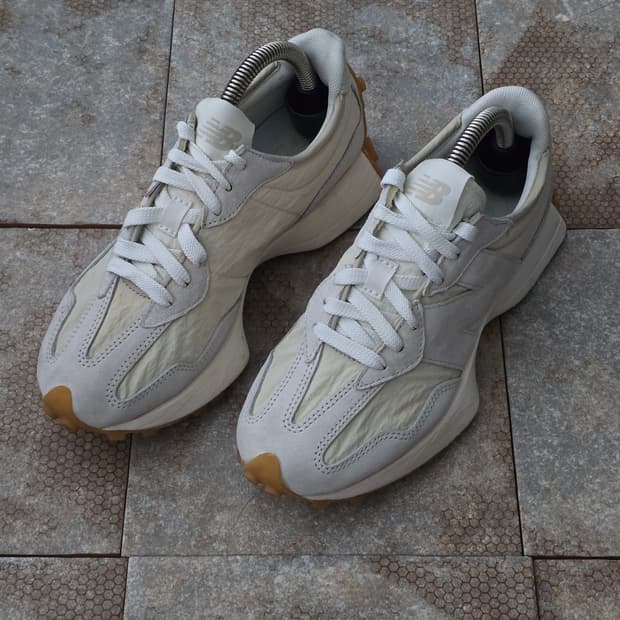 (225)뉴발란스 327 클린 빈티지 문빔