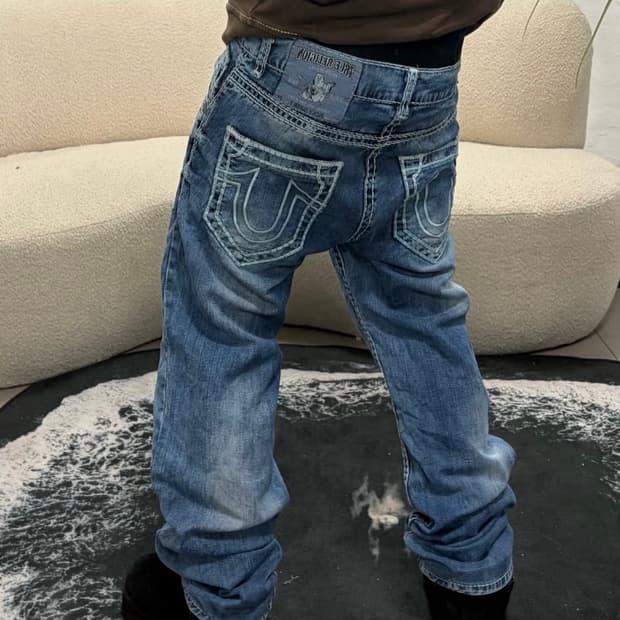 9Os TRUERELIGION ricky super T 스티치 데님팬츠