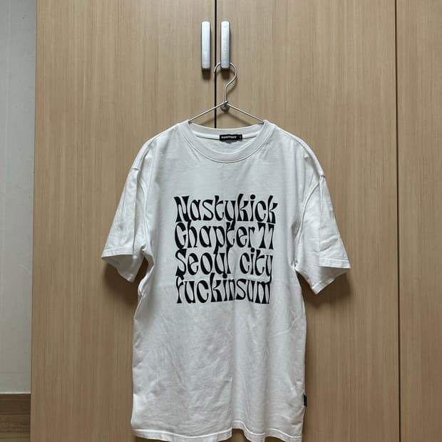 카이파이 (네스티킥) Kinsum Logo Tee 화이트 반팔 티