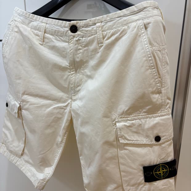 스톤아일랜드 베이지 반바지 33-34 (새상품급)