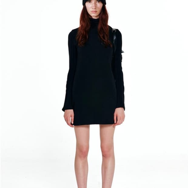 다이닛 MARGOT LONG TURTLE NECK DRESS IN BLA