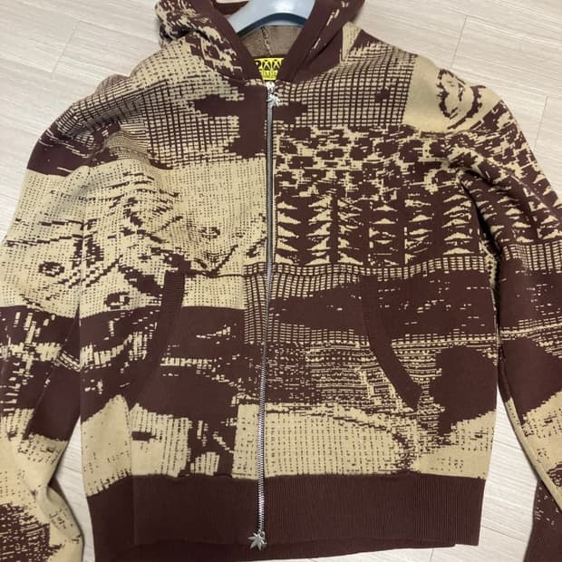 퍽디스인더스트리 니트 집업 팔아요 