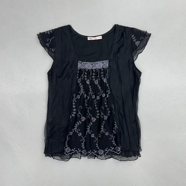 BRIGITTE BURN FIRST 반팔 블라우스