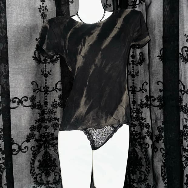 black tie-dye short-sleeved