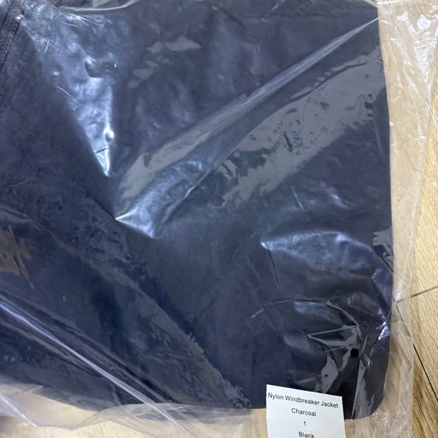 Yzy 이지 바람막이 WB-01 04 BLANK yeezy 블랙