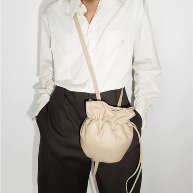 르메르 램스킨 글러브 버킷 펄스백