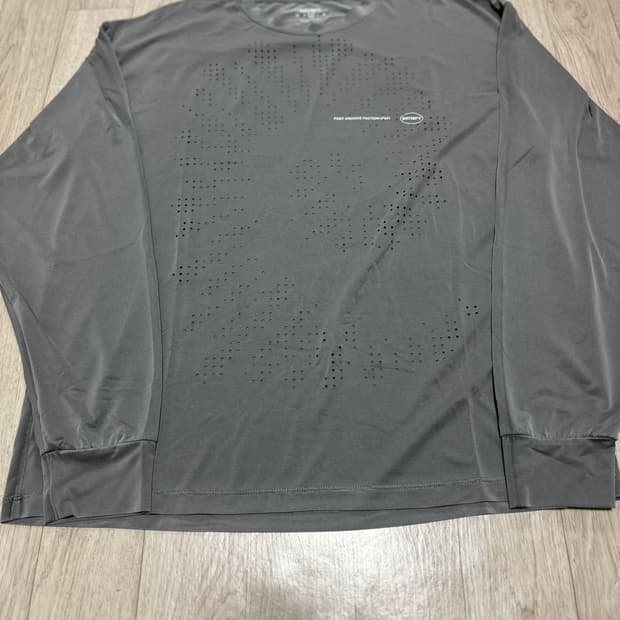 새티스파이 x 포스트아카이브팩션 롱슬리브