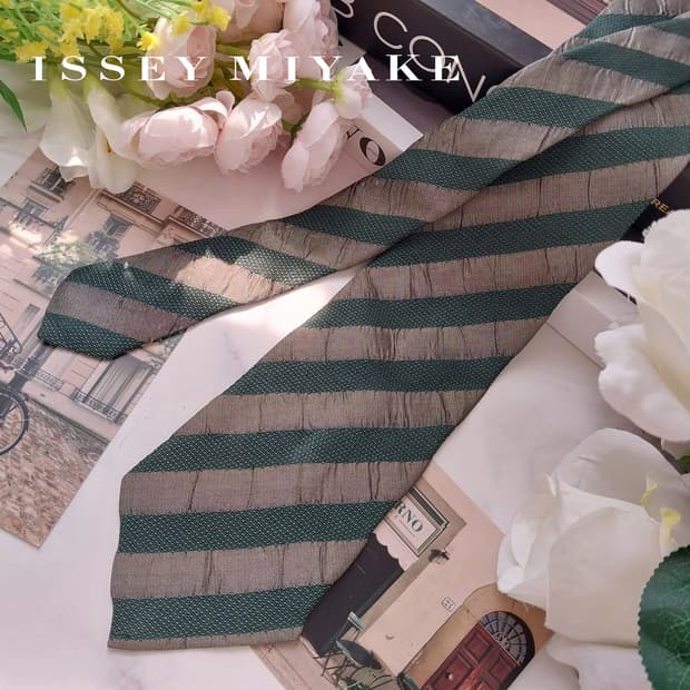 이세이 미야케 실크 그린 스트라이프 넥타이 8.7cm A+등급 K1153