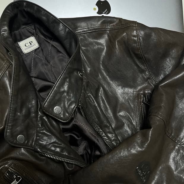 Cp 컴퍼니 가죽자켓
