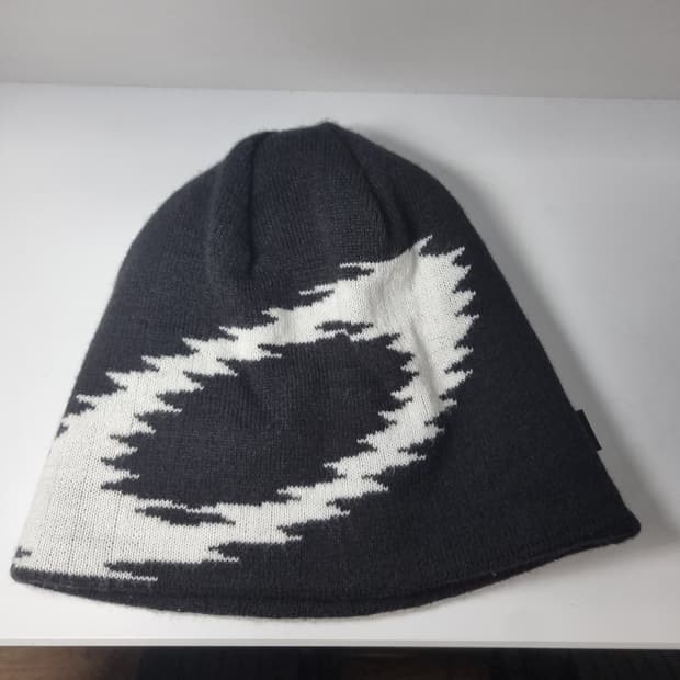 오클리 x 피에트 스태틱 비니