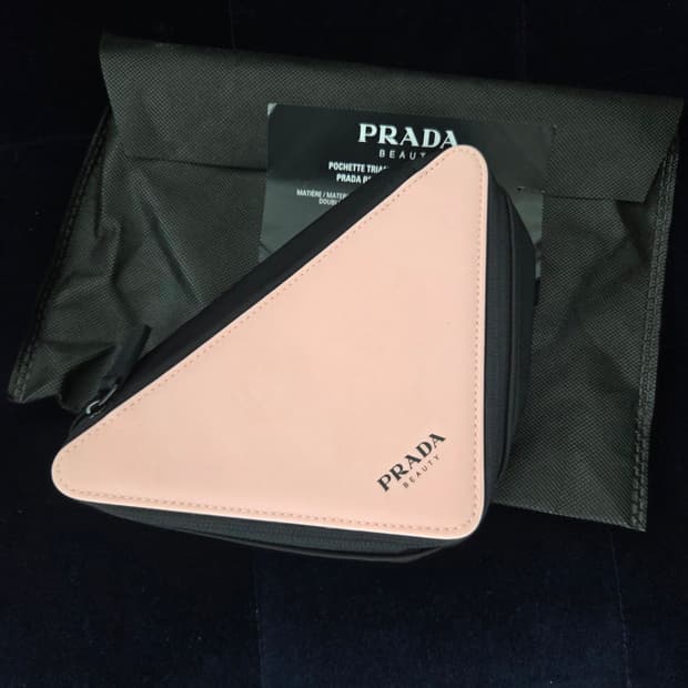 정품 프라다 뷰티 핑크 파우치