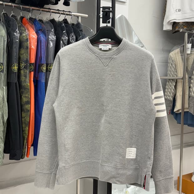 [5] 톰브라운 사선완장 맨투맨