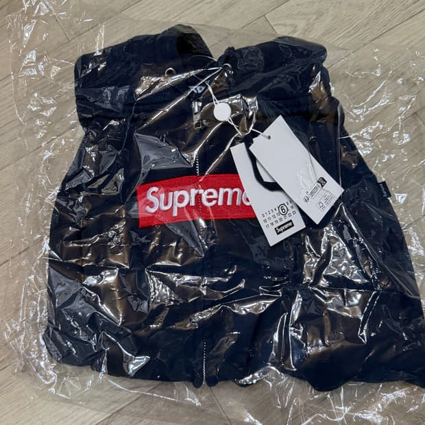 슈프림 mm6후드집업 s사이즈