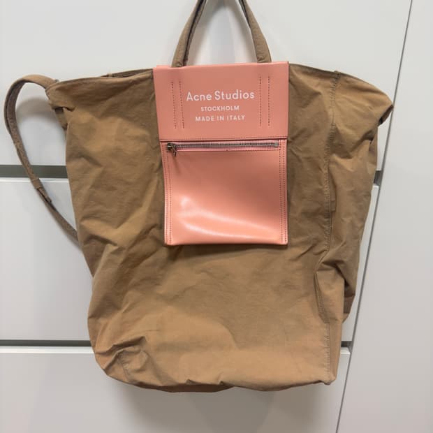 아크네스튜디오 토트백