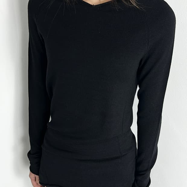 DEVOA LOW CUT LONG SLEEVE