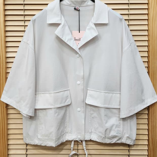 (새상품)위뜨8 경량포켓 반팔셔츠M