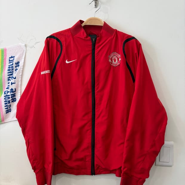 84. 나이키 맨유 바람막이 자켓