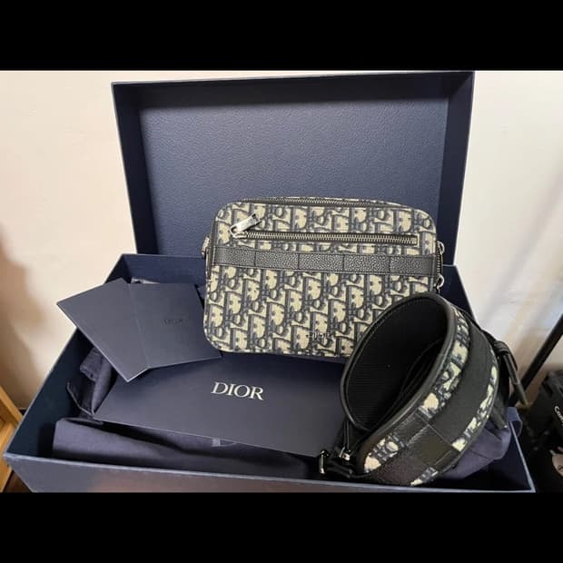 디올 오블리크 사파리 메신저백 새상품급