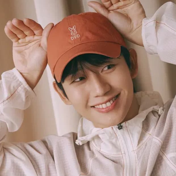 디오디 새상품 볼캡 정해인 착용