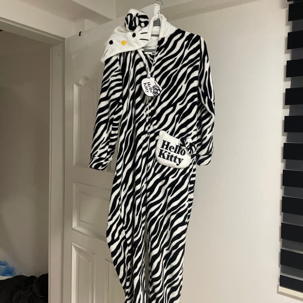 돈키호테 헬로키티 갸루잠옷