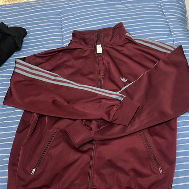 아디다스 베켄바우어 마룬