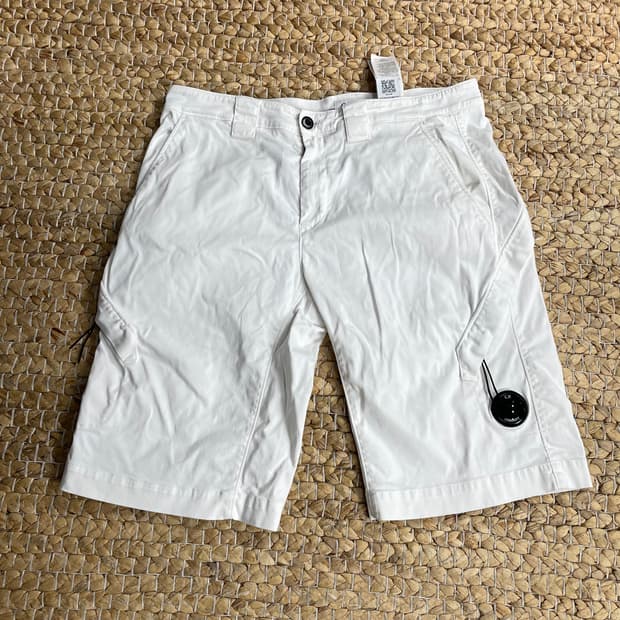 C.P company 씨피컴퍼니 렌즈 반바지