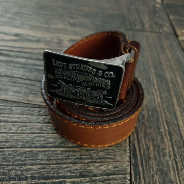 [리바이스] 리얼 카우 레더 소가죽 빅로고 버클 벨트 M18854