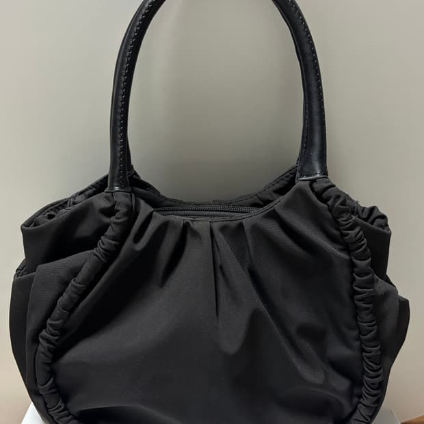 요지야마모토 셔링 토트백 블랙