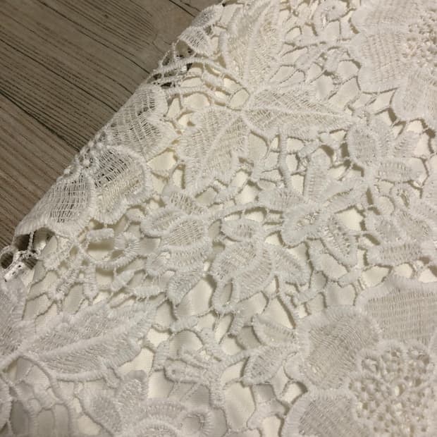 모리걸 페어리 밴딩 화이트 레이스 펀칭 미디스커트