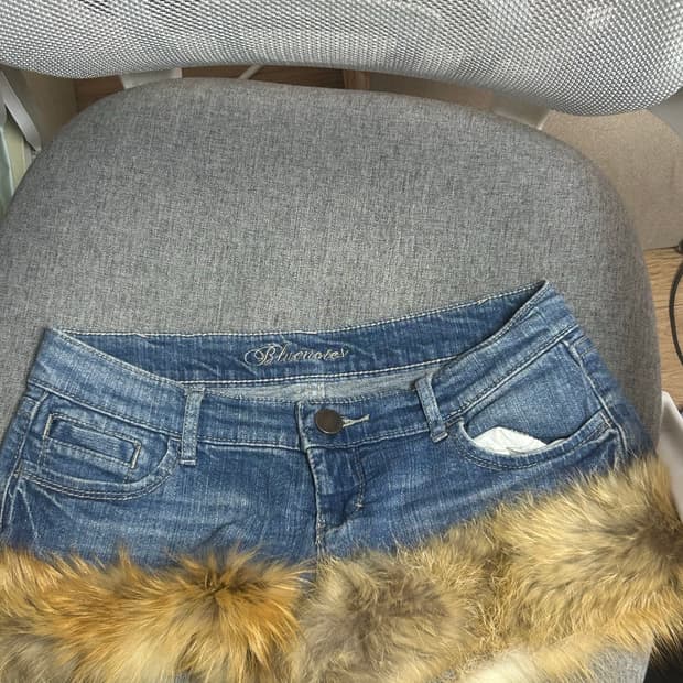 와이즈걸 에서 산 y2k 퍼 반바지 팝니당