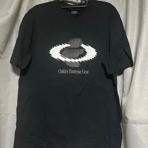 오클리 로고 반팔 블랙