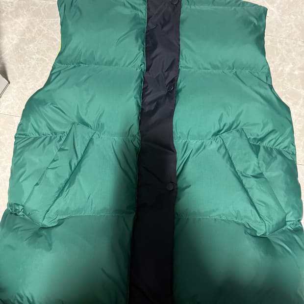 S사이즈 유니클로 마르니 패딩 베스트 그린