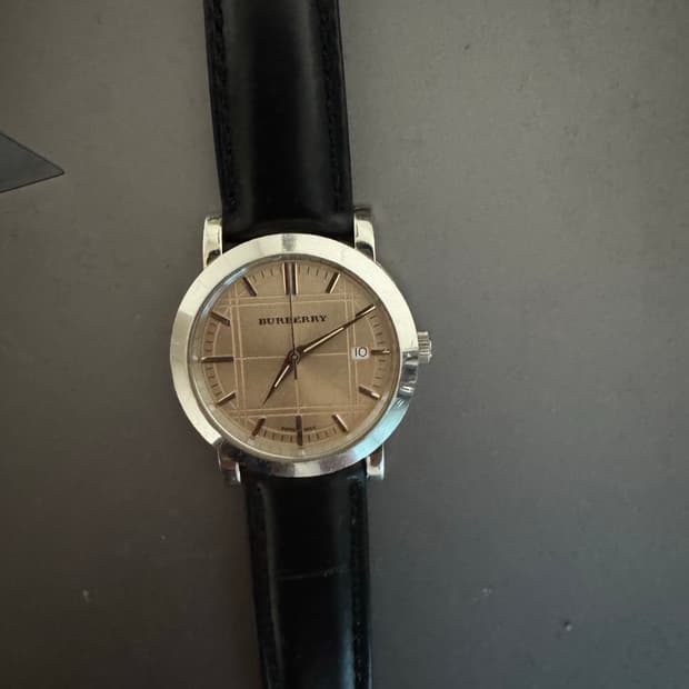 급매) 버버리 쿼츠 시계