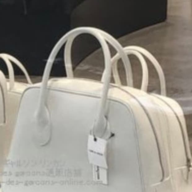 꼼데가르송 아오야마백 화이트스퀘어 구해요