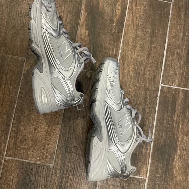 뉴발란스 530 실버 운동화 뉴발란스 235