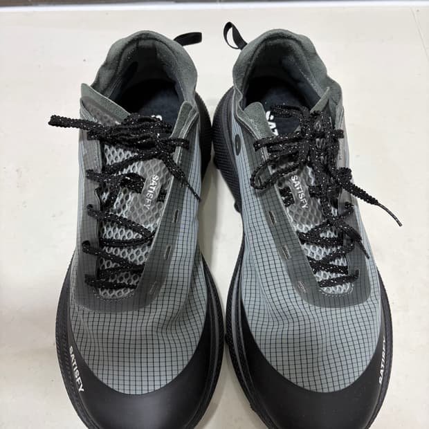 새티스파이 더 라커 쉐도우 컬러 트레일 런닝화 265