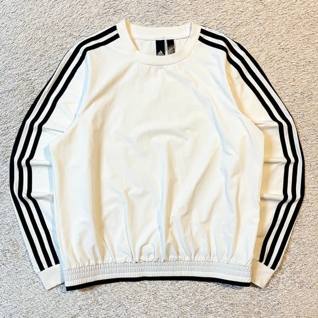 아디다스 삼각로고 사이드라인 웜업 화이트