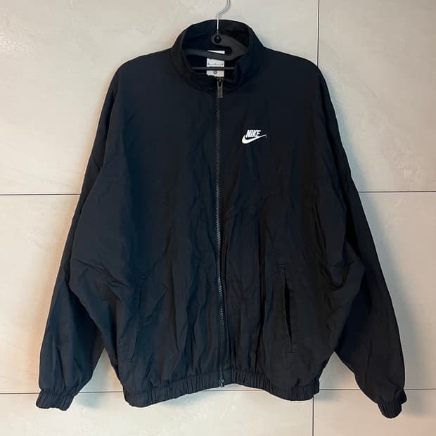 나이키 에센셜 바람막이 블랙 [M] 시착모델 O
