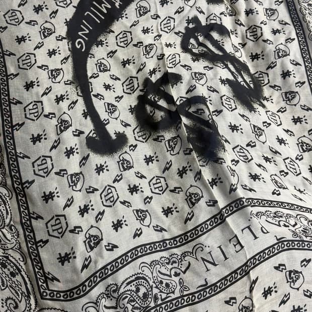 (OS) 필립플레인 모달 실크 달러 머플러 아이보리 화이트