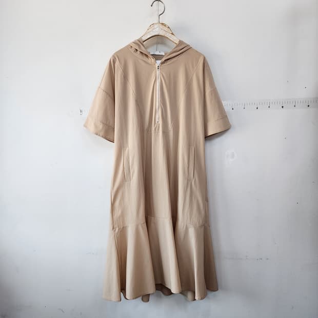  REYOO 베이지색 후드 원피스