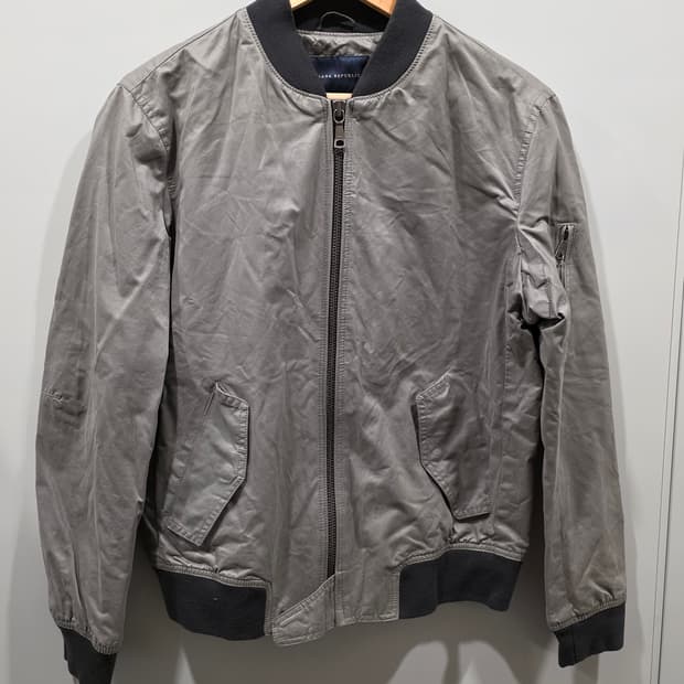 바나나리퍼블릭 항공 점퍼