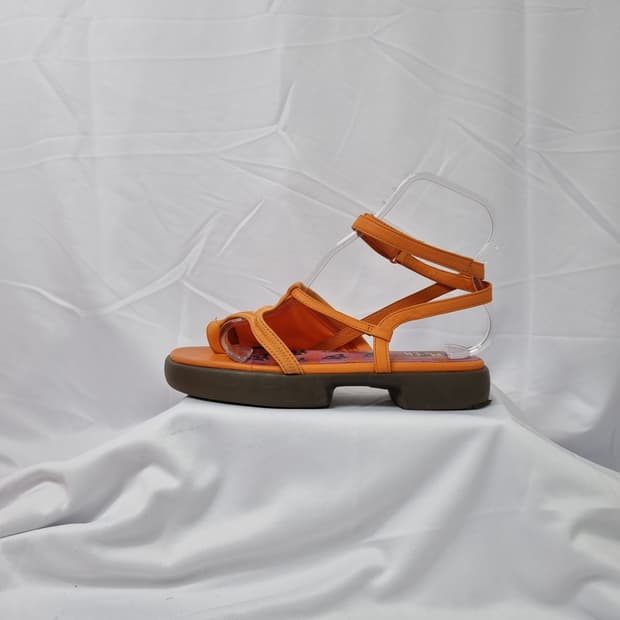 38 245 캠퍼 FIS 피스 스트랩 샌들 오렌지
