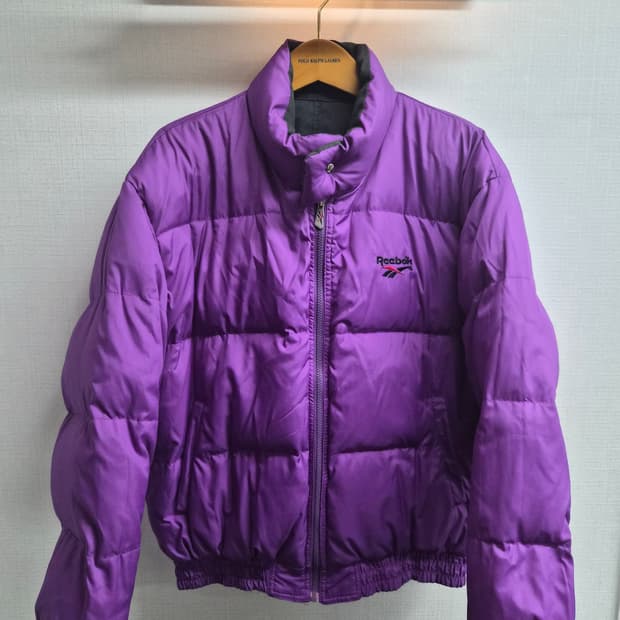 105) 리복 올드스쿨 블랙/퍼플 리버시블 패딩 팝니다