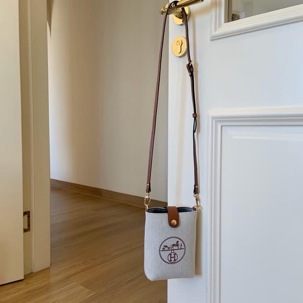 에르메스 업사이클 폰 크로스백 미니 버킷백